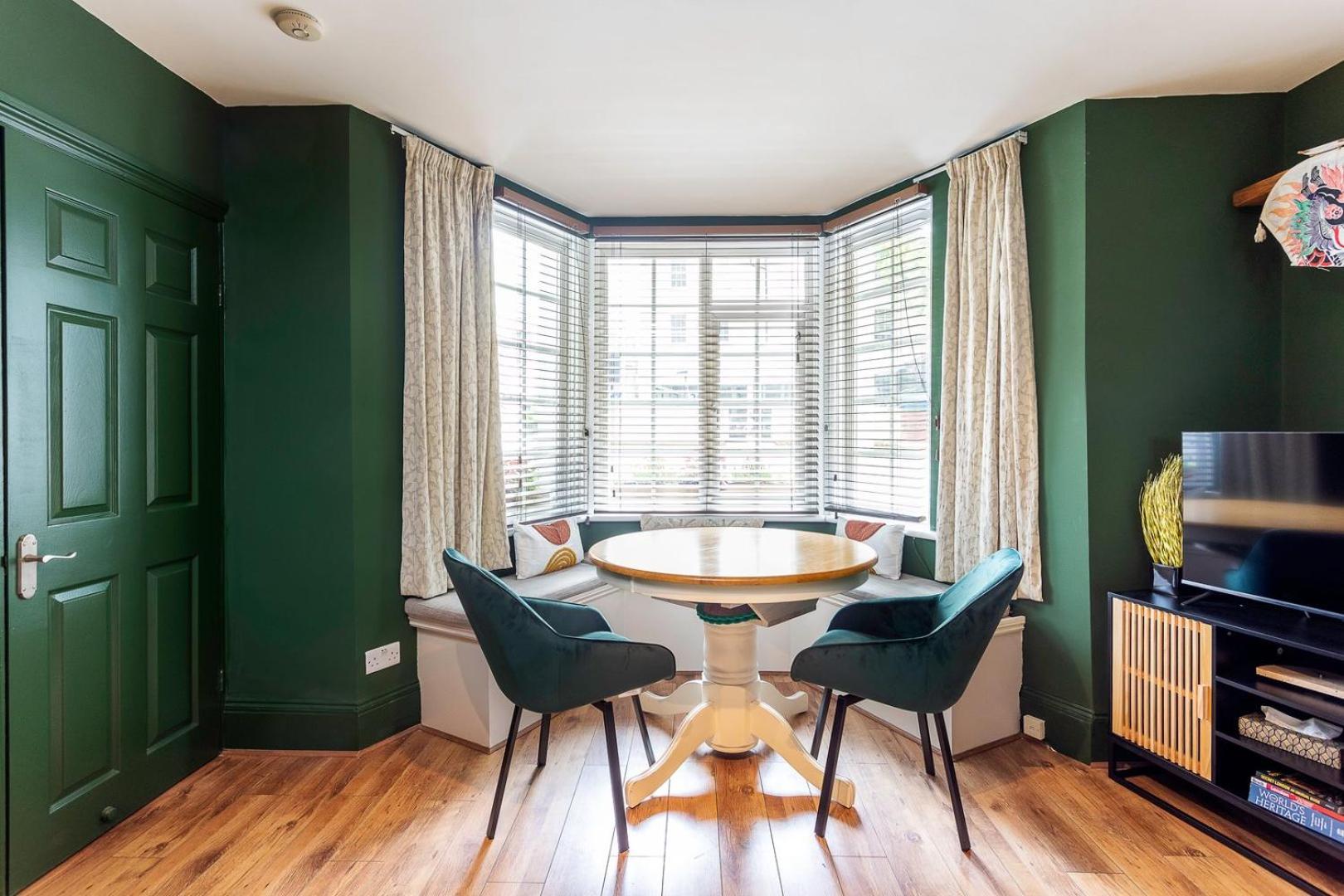 Chiswick Gem Stylish 1-bed Flat For Modern Living Appartement Londen