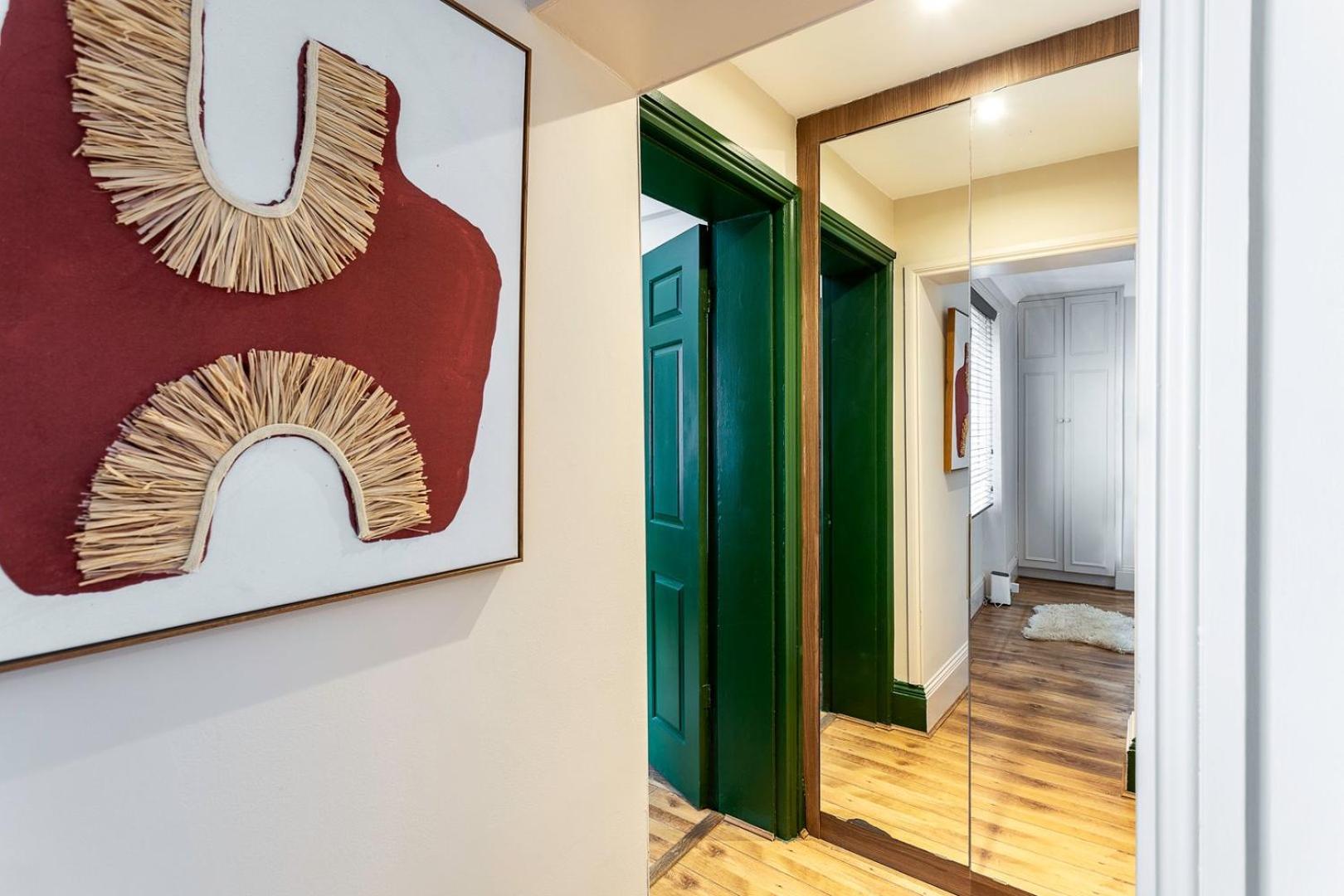 Chiswick Gem Stylish 1-bed Flat For Modern Living * Londen